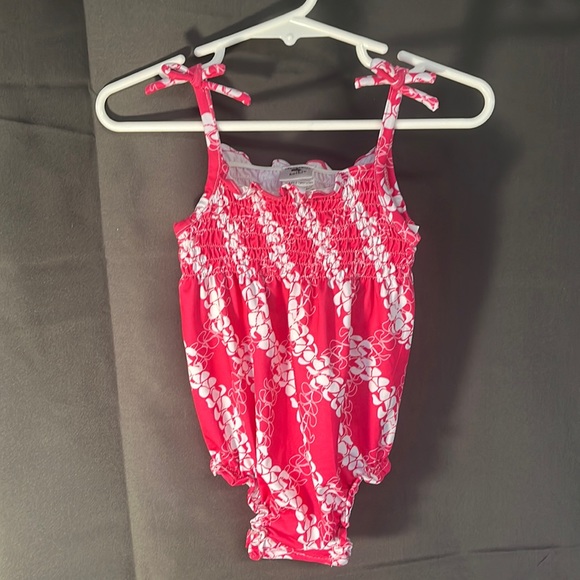 NWT Puakenikeni Hawaii Baby Onesie - Picture 1 of 3